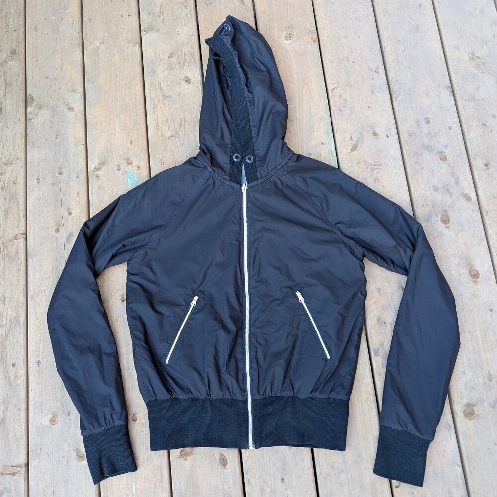 Lululemon Swell Black Hooded Full-Zip Lightweight Windbreaker Jacket -  Small